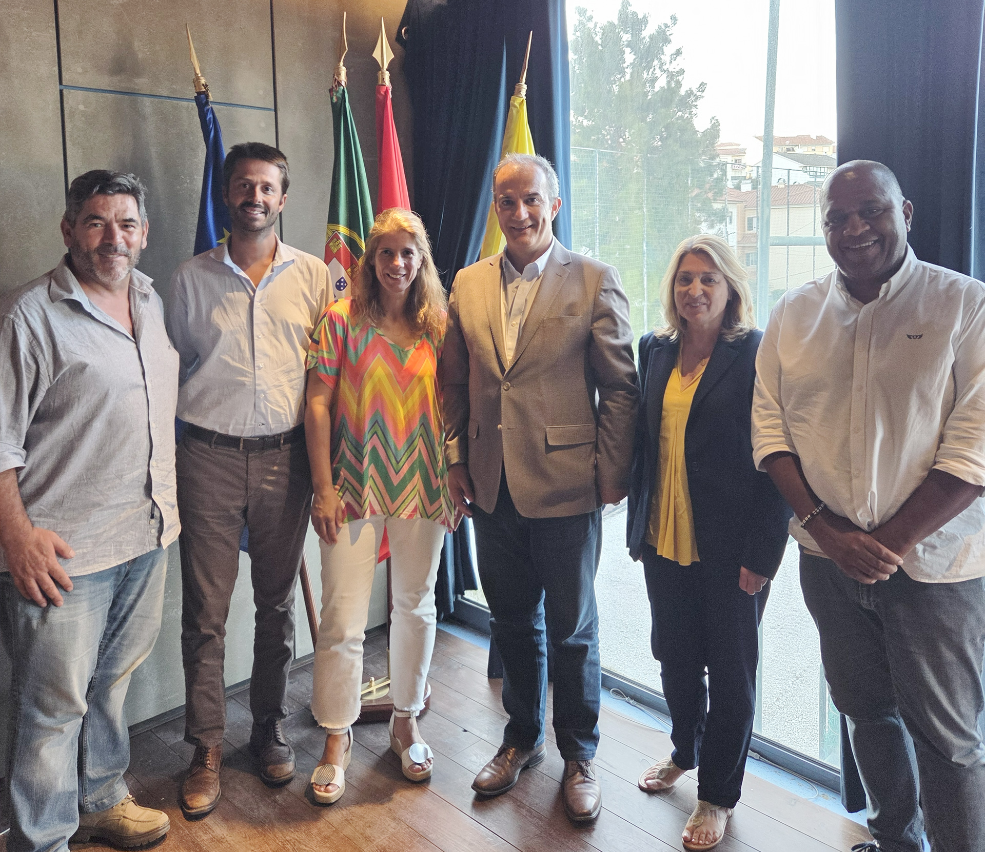 Apoiar o Estoril Praia para promover o concelho